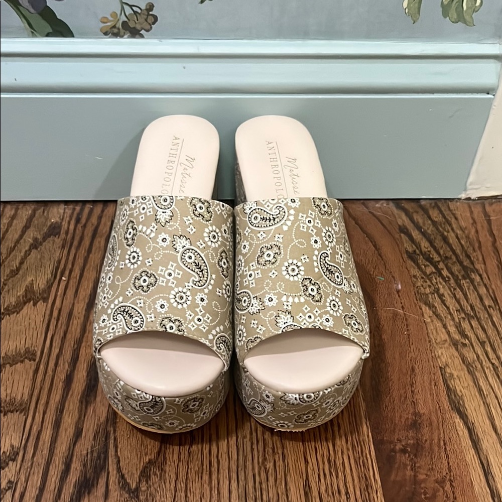 Anthropologie Beige Patterned Mules